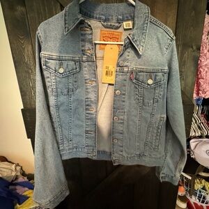 Levi’s denim jacket NWT